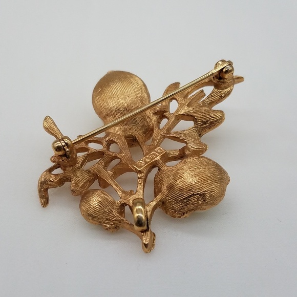 Avon brooch vintage signed goldtoneFaux Pearls - Picture 5 of 7